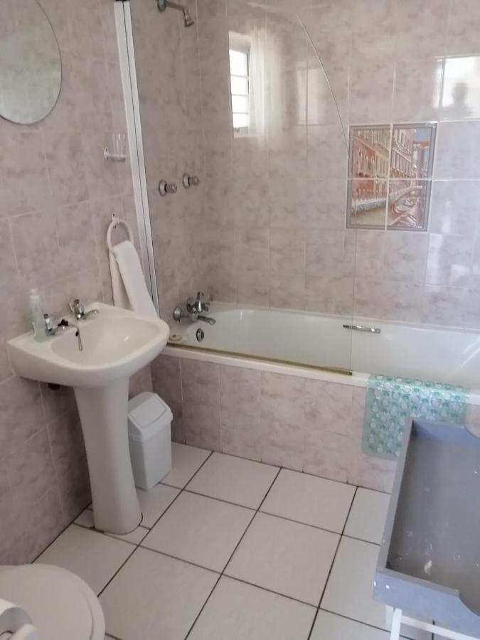 36 Mount Road Guesthouse And Self Catering Πορτ Ελίζαμπεθ Εξωτερικό φωτογραφία